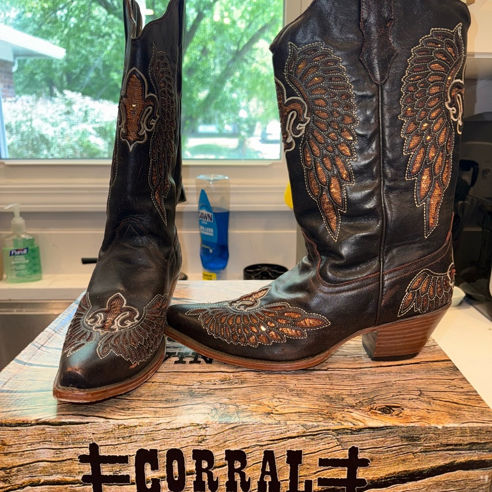 Corral Black and Brown Embroidered Boots